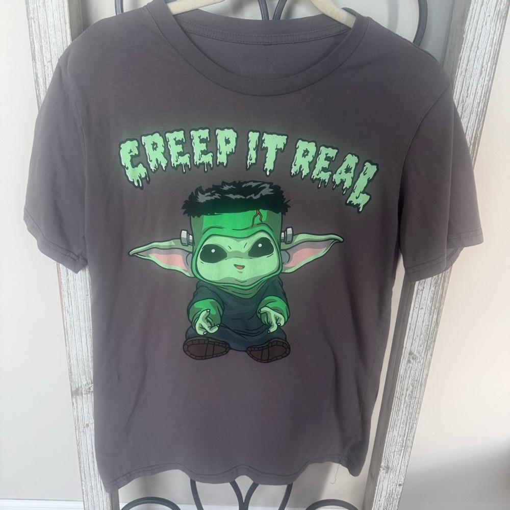 Star Wars Mandalorian Grogu Baby Yoda Creep It Real Halloween T-Shirt M